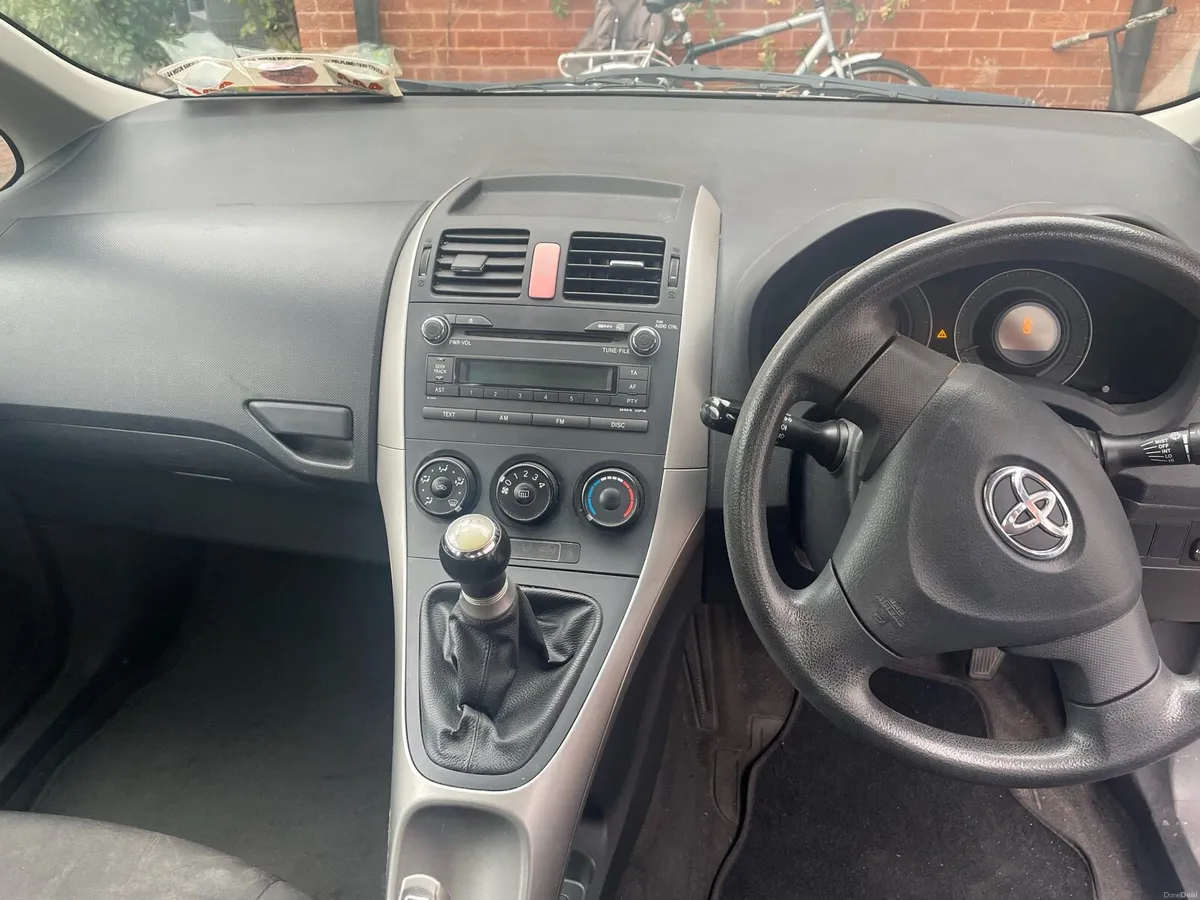 Toyota Auris 2008 - Image 4