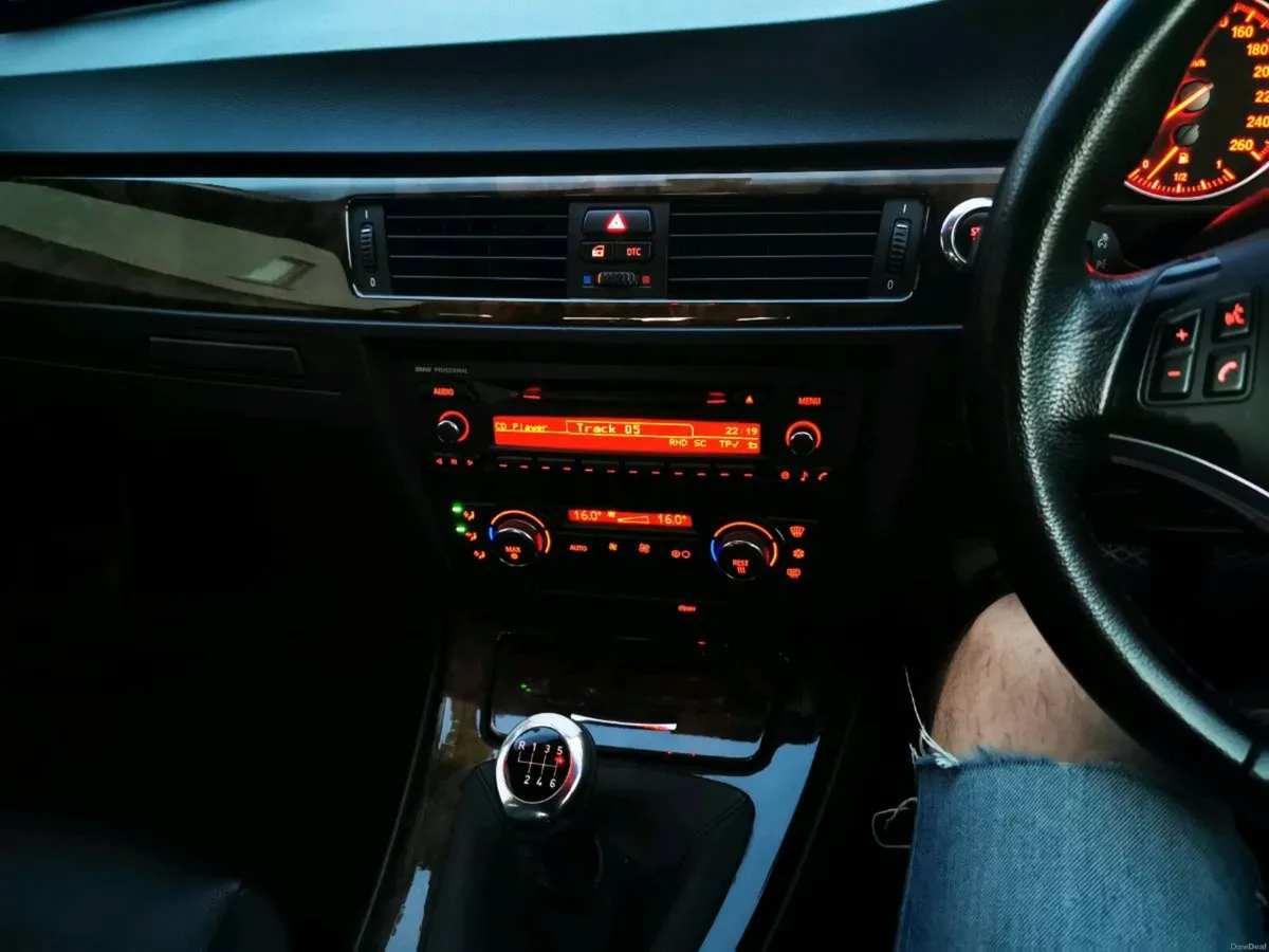 BMW E93 convertible - Image 6