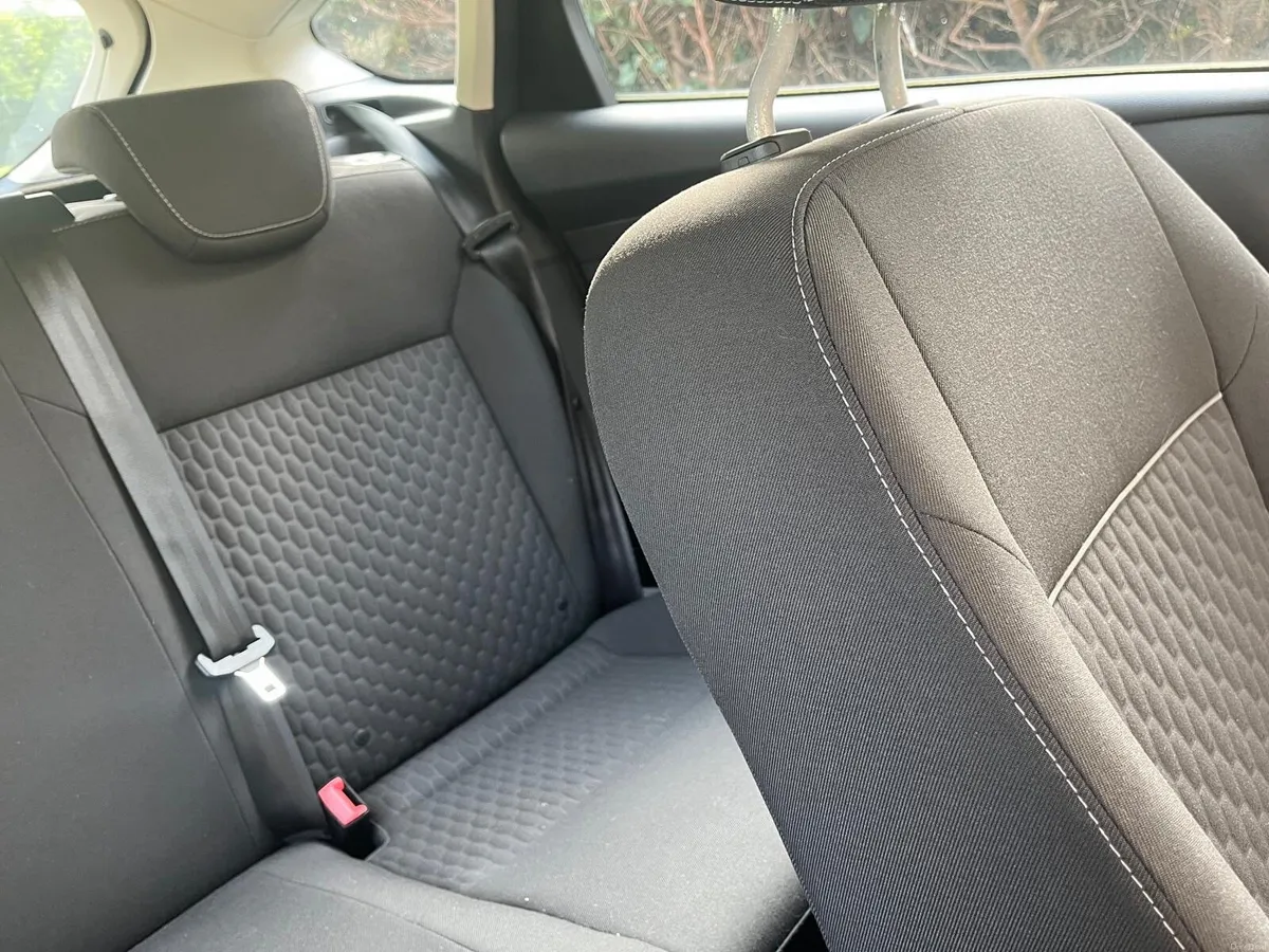 *Ford Focus 2014, Very Low Mileage* - Image 4