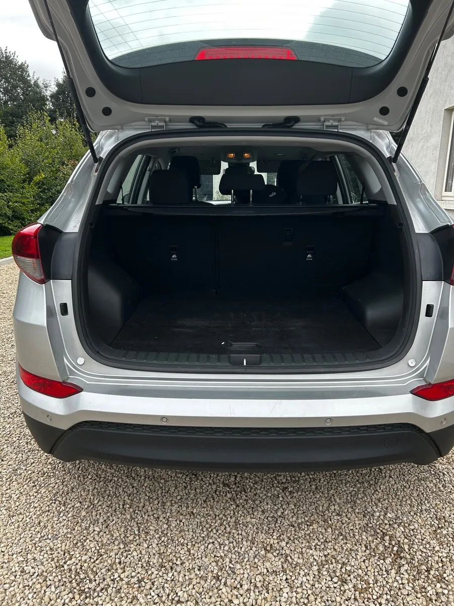 Hyundai Tucson 1.7 CRDI SE NAV BL/DR 5 - Image 5