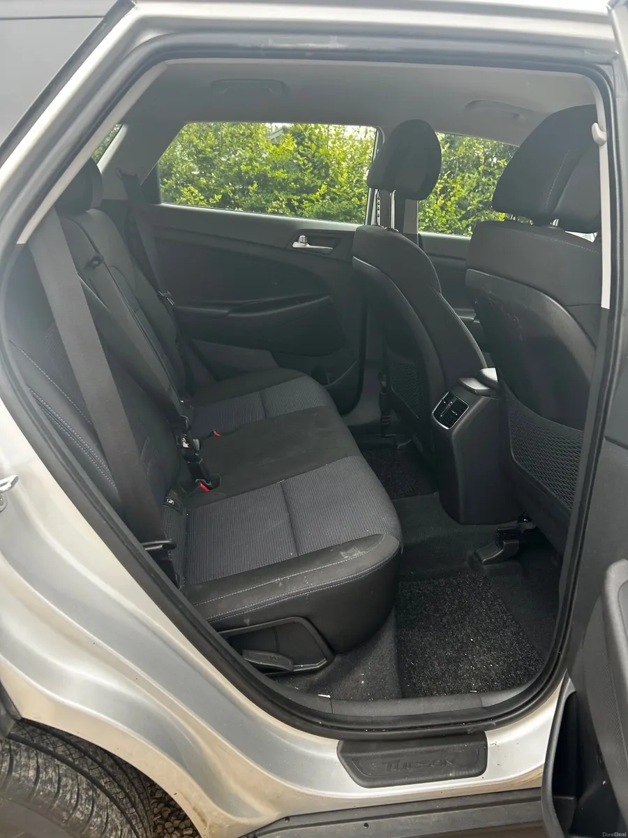 Hyundai Tucson 1.7 CRDI SE NAV BL/DR 5 - Image 2