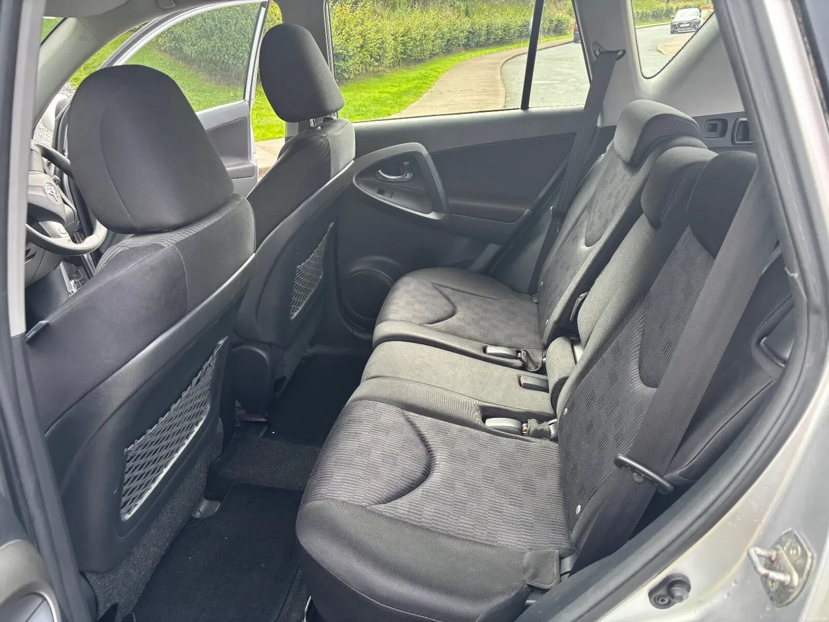 2010 Toyota RAV4 4WD 2.2L D - Image 5