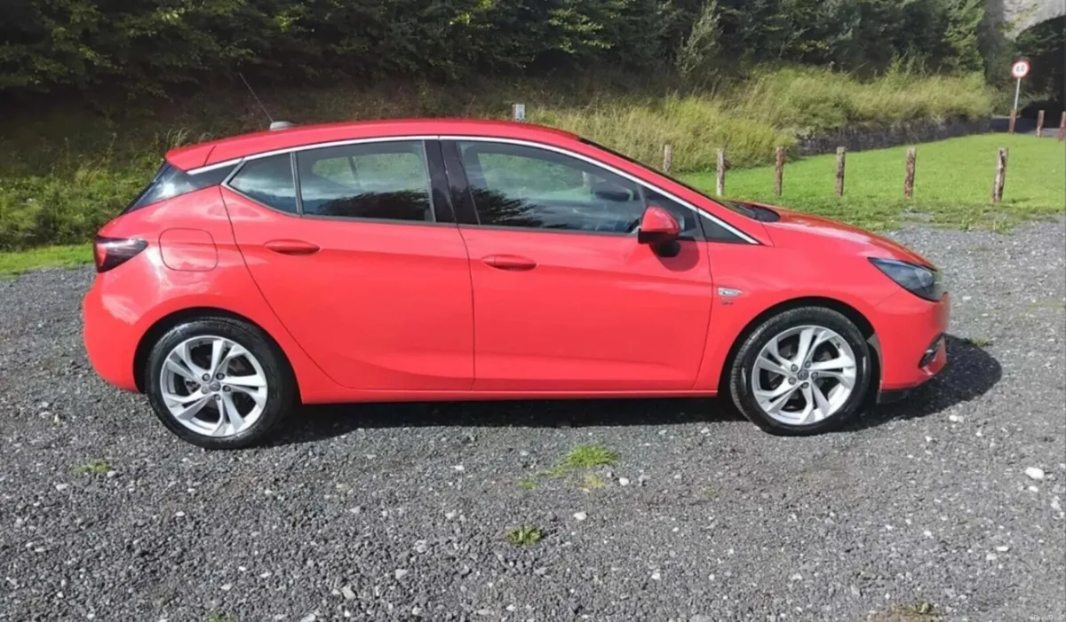 Opel Astra 2020 1.2 SRi - Image 3
