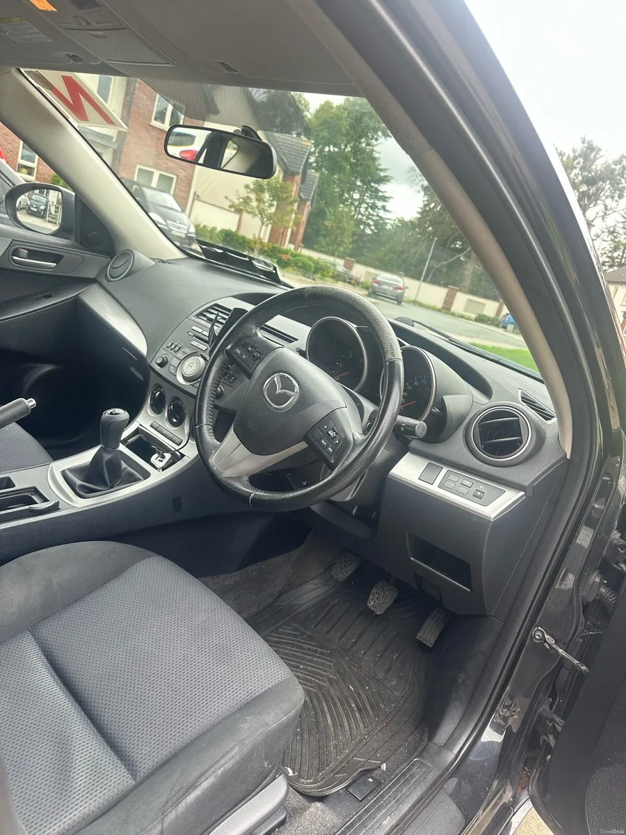 Mazda 3 - Image 4