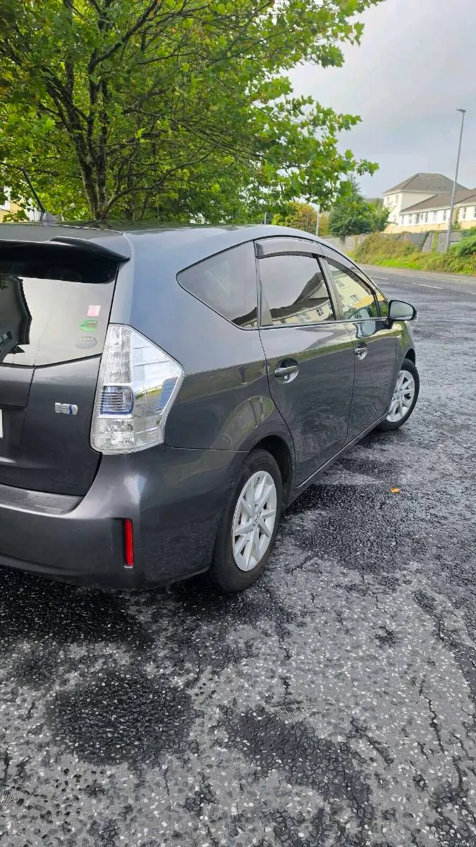 Toyota Prius 7 seater, 1.8 automatic - Image 3