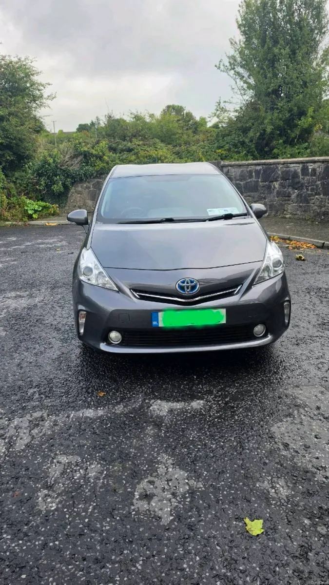Toyota Prius 7 seater, 1.8 automatic - Image 1
