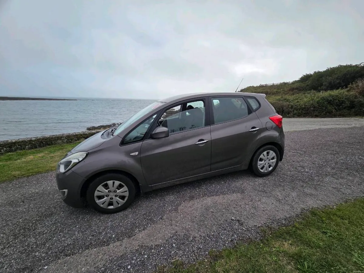 Hyundai IX20 (Automatic) - Image 2