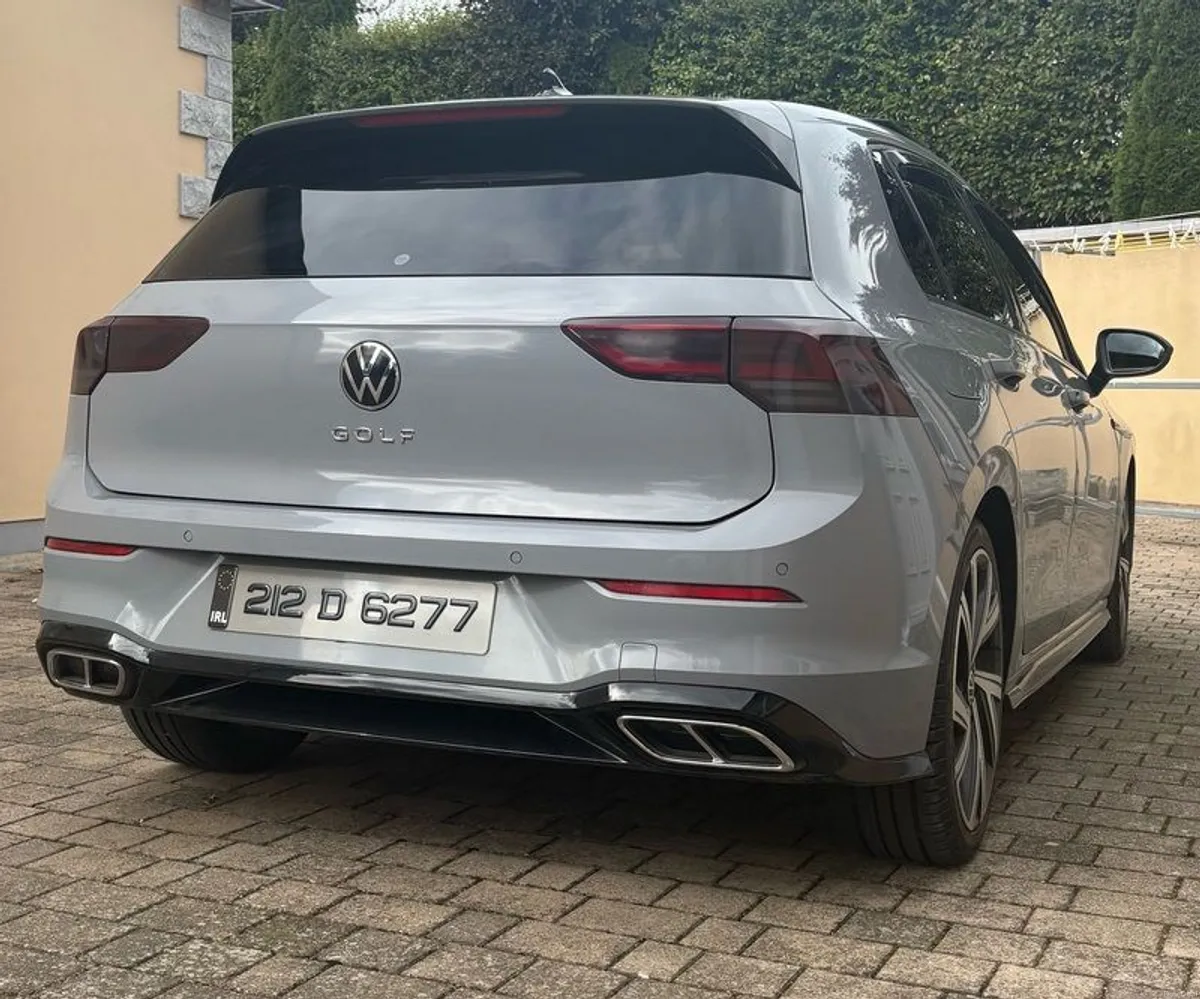 2021 Volkswagen Golf - Image 2