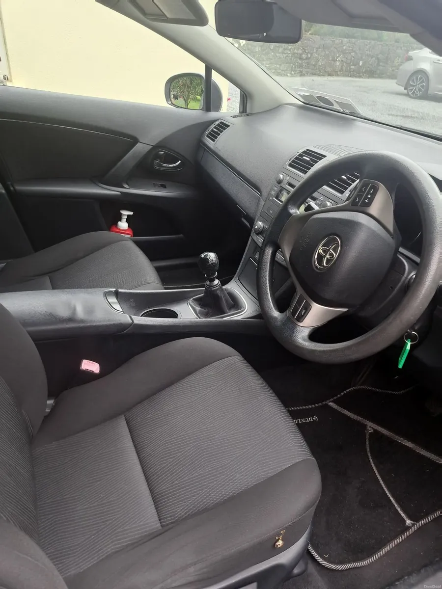 Toyota Avensis Terra 2011, 2 liter Diesel D4D - Image 5