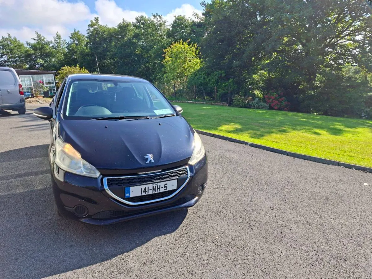 Peugeot 208 - Image 2