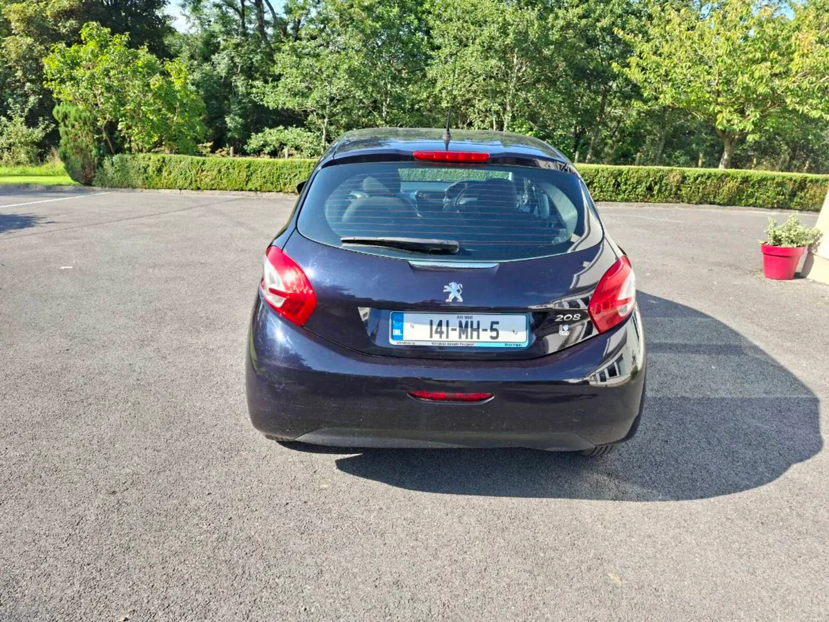 Peugeot 208 - Image 4
