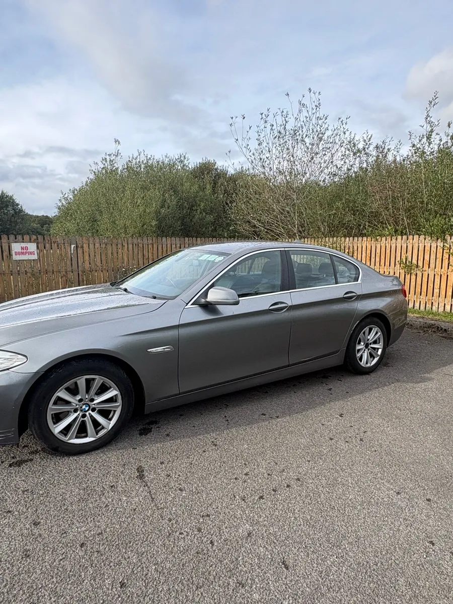 BMW 5 Series - Image 2
