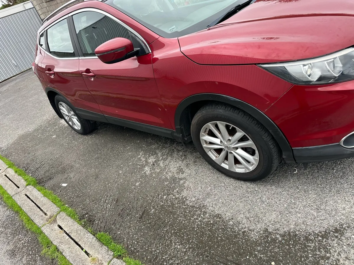 Automatic 2016 Nissan Qashqai 1.2 petrol - Image 5