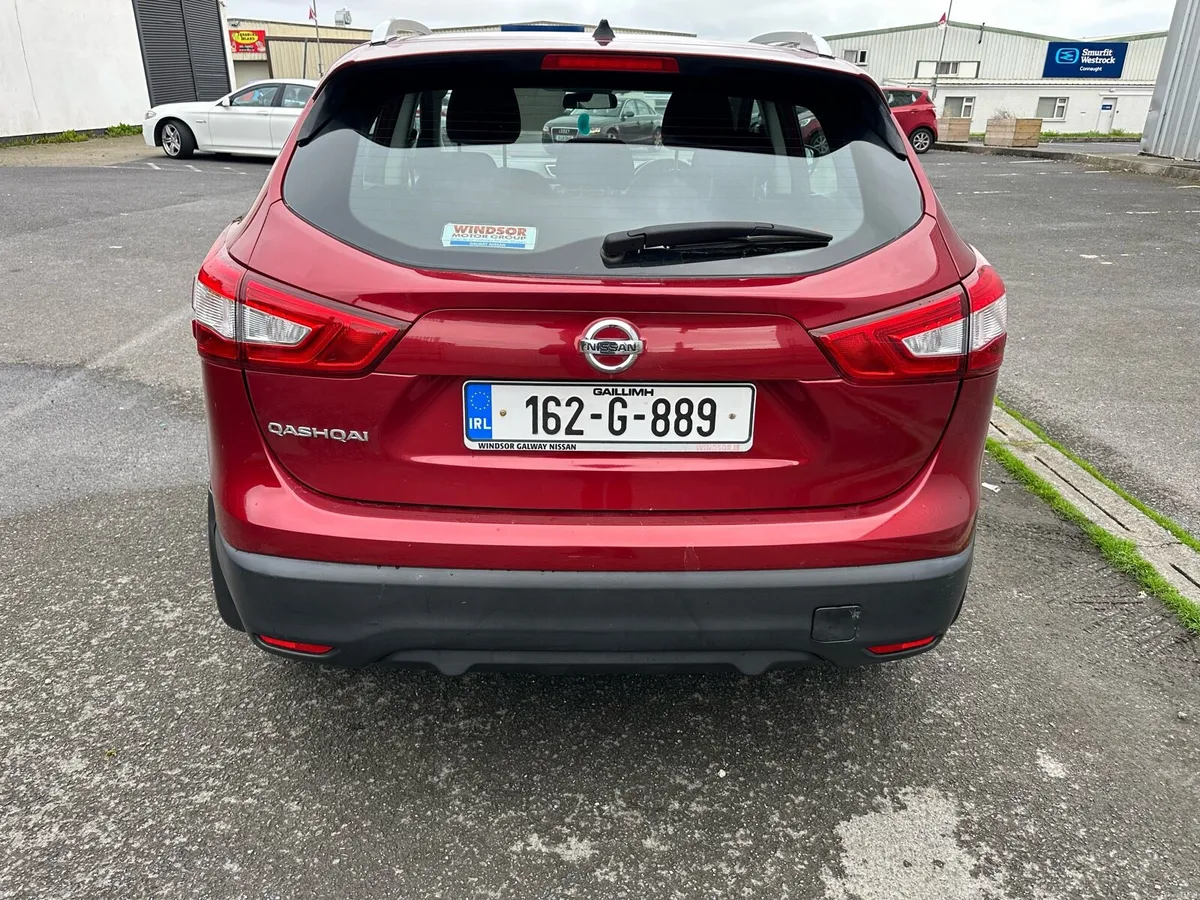 Automatic 2016 Nissan Qashqai 1.2 petrol - Image 2