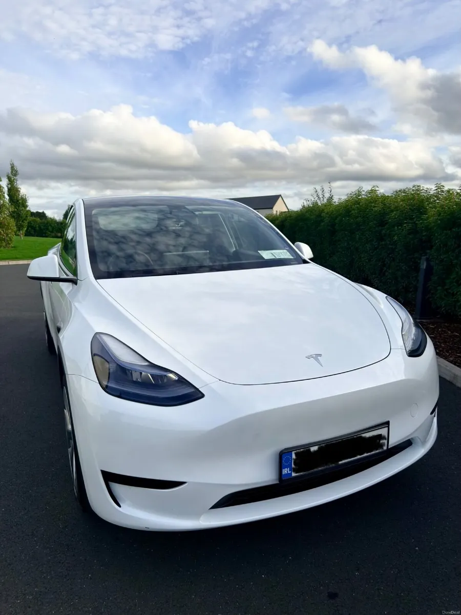 Tesla Model Y 2023 - Image 3