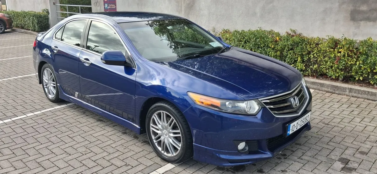 Honda Accord 2010 - Image 1