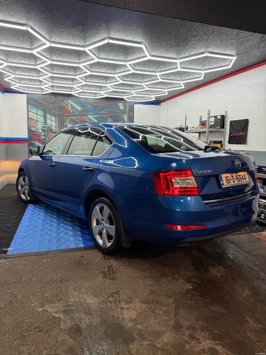 Skoda Octavia VERY LOW KLMs - Image 4