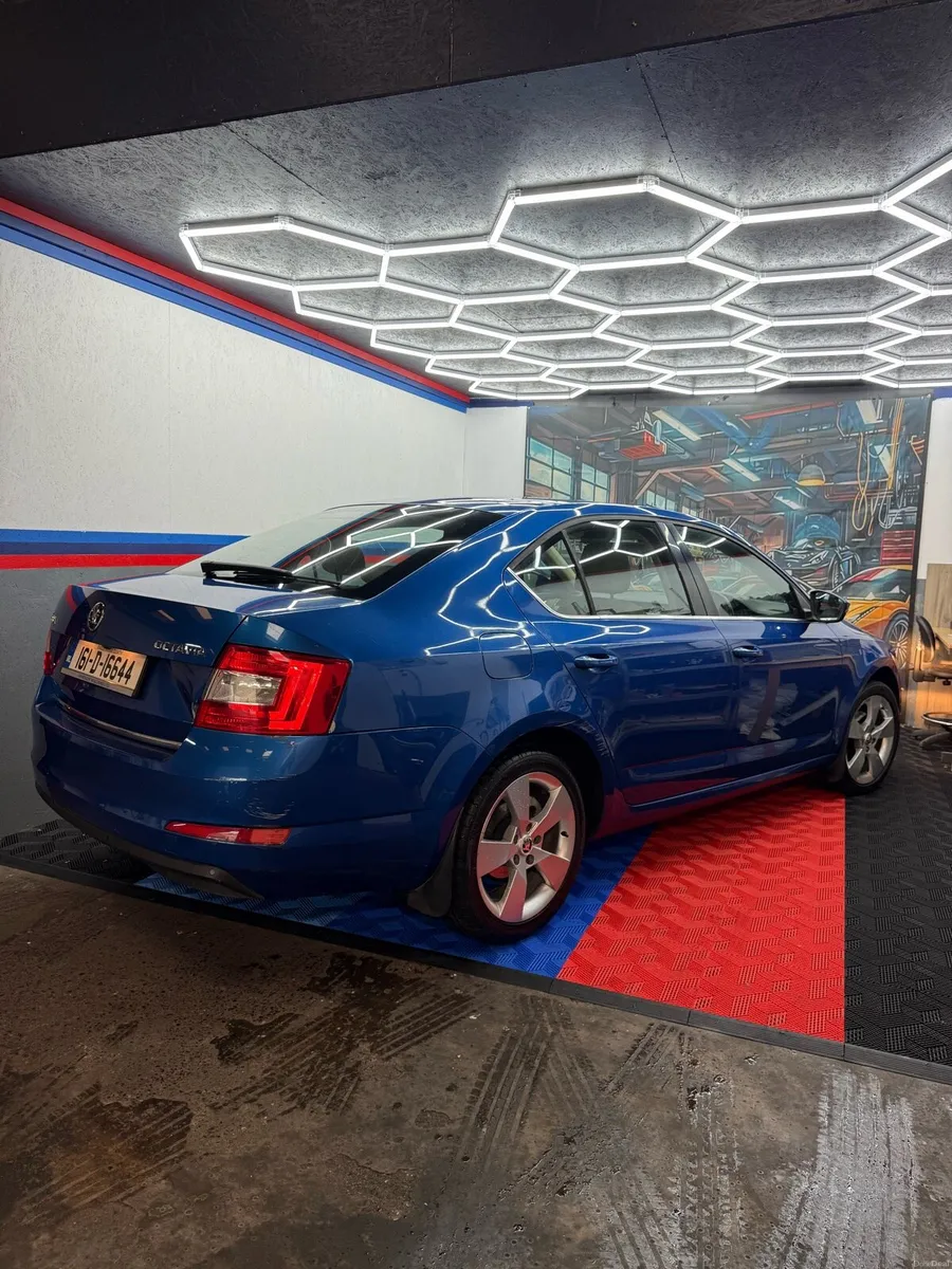 Skoda Octavia VERY LOW KLMs - Image 3