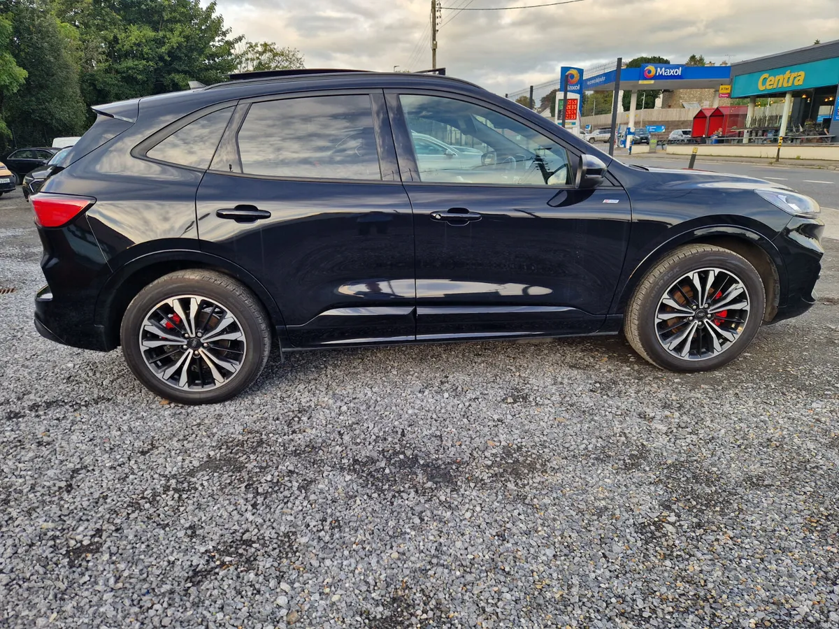 Ford Kuga 2023 - Image 4