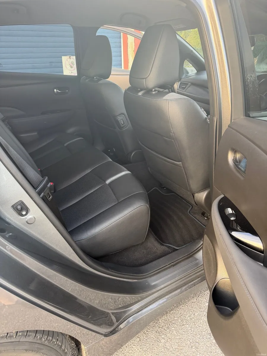 Nissan Leaf . 40kw Top of the range model - Image 5