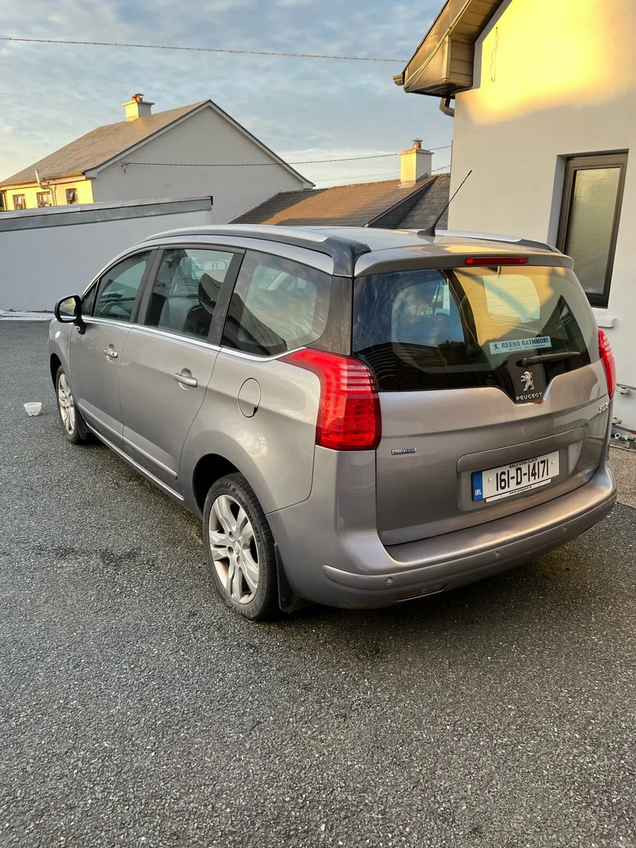 PEUGEOT 5008 - Image 3