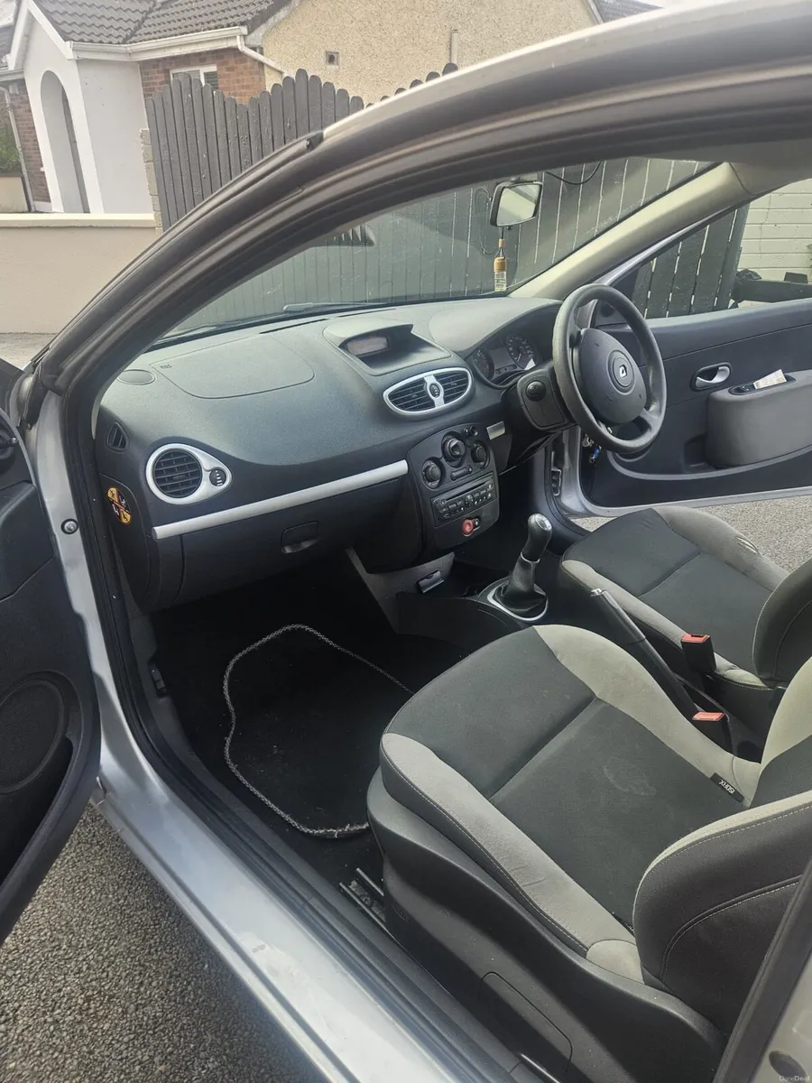 Renault Clio - Image 1