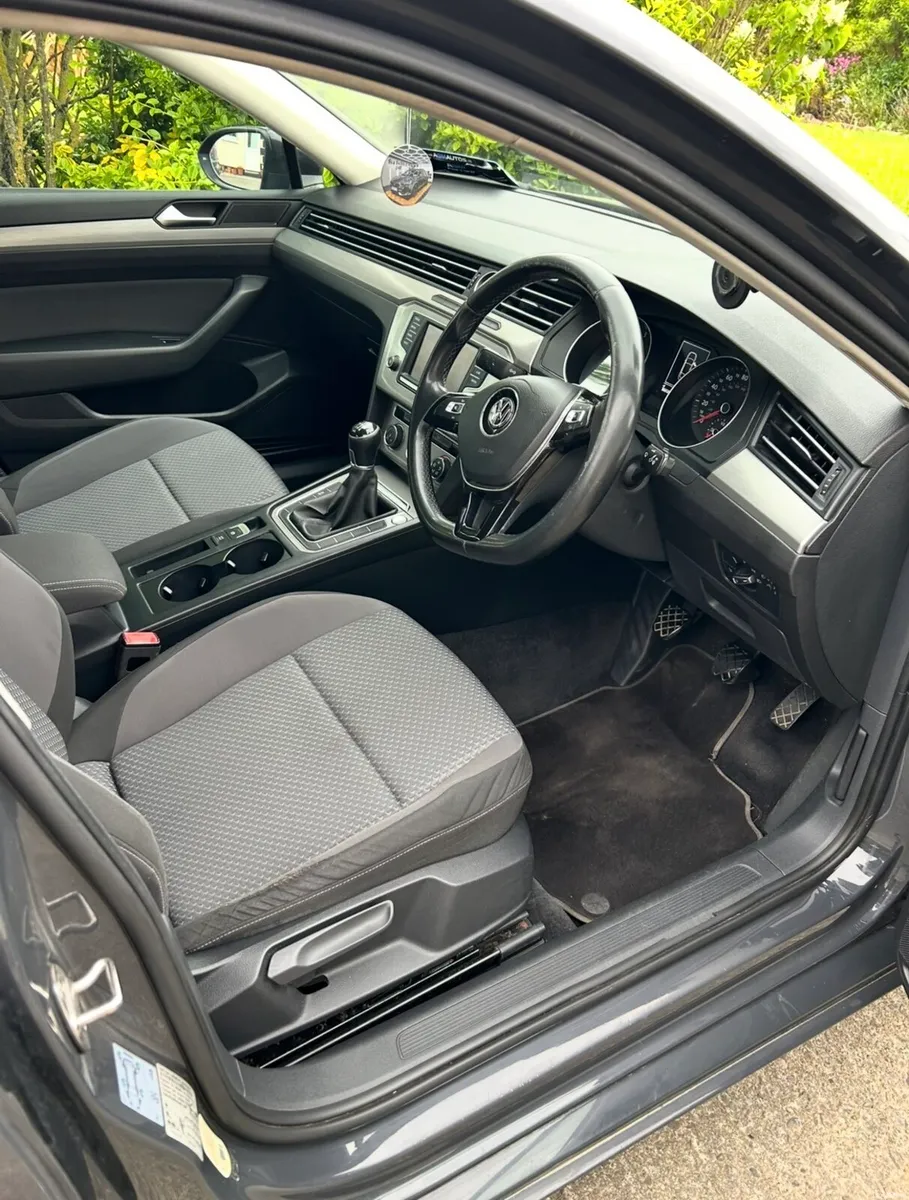 Car - Image 6