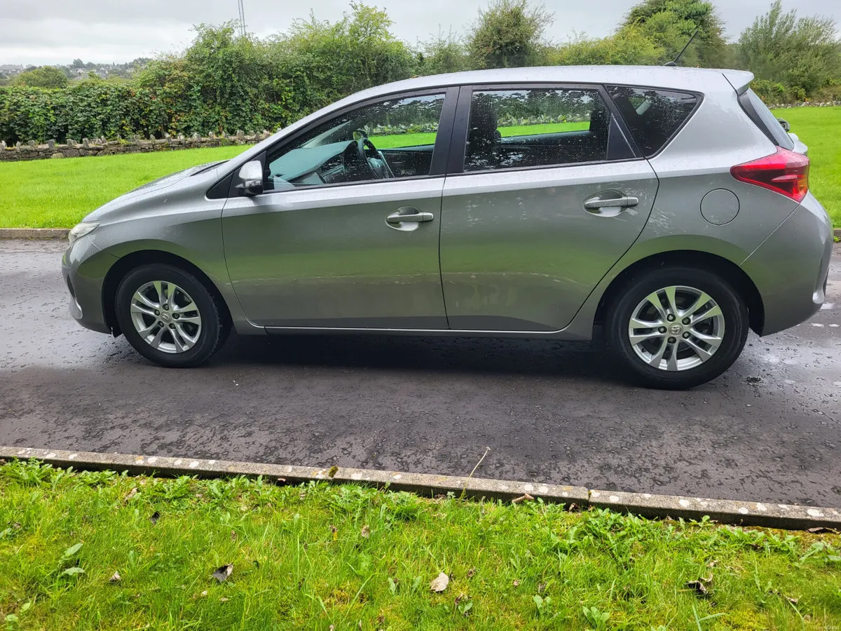 Toyota Auris 1.4 D4D   2013 - Image 5