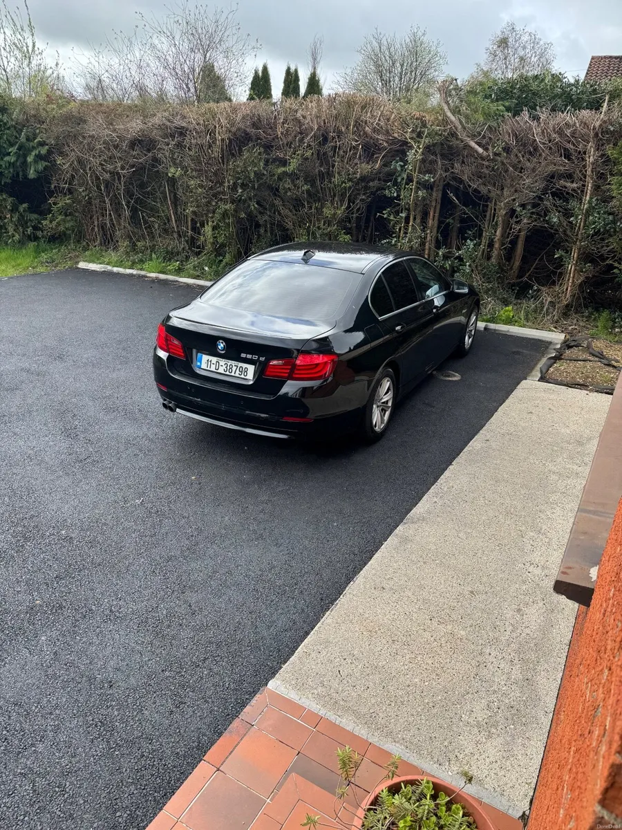 BMW 5-Series 2011 - Image 1
