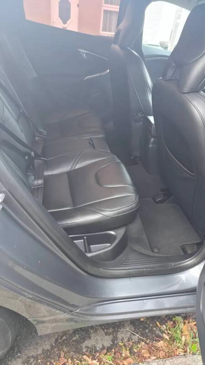 2015 Volvo V40 D3 5 cylinder 150hp - Image 6