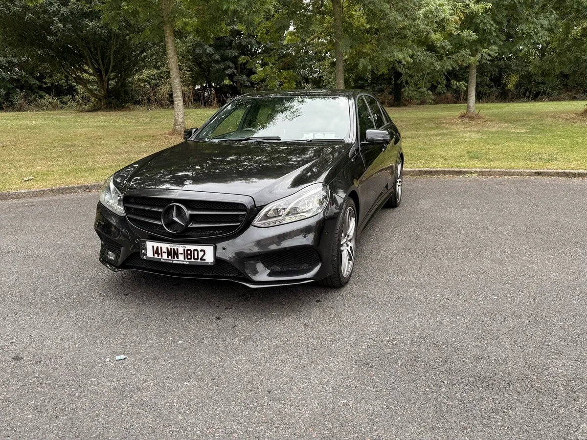 Mercedes Benz E220 AMG SPORT - Image 3