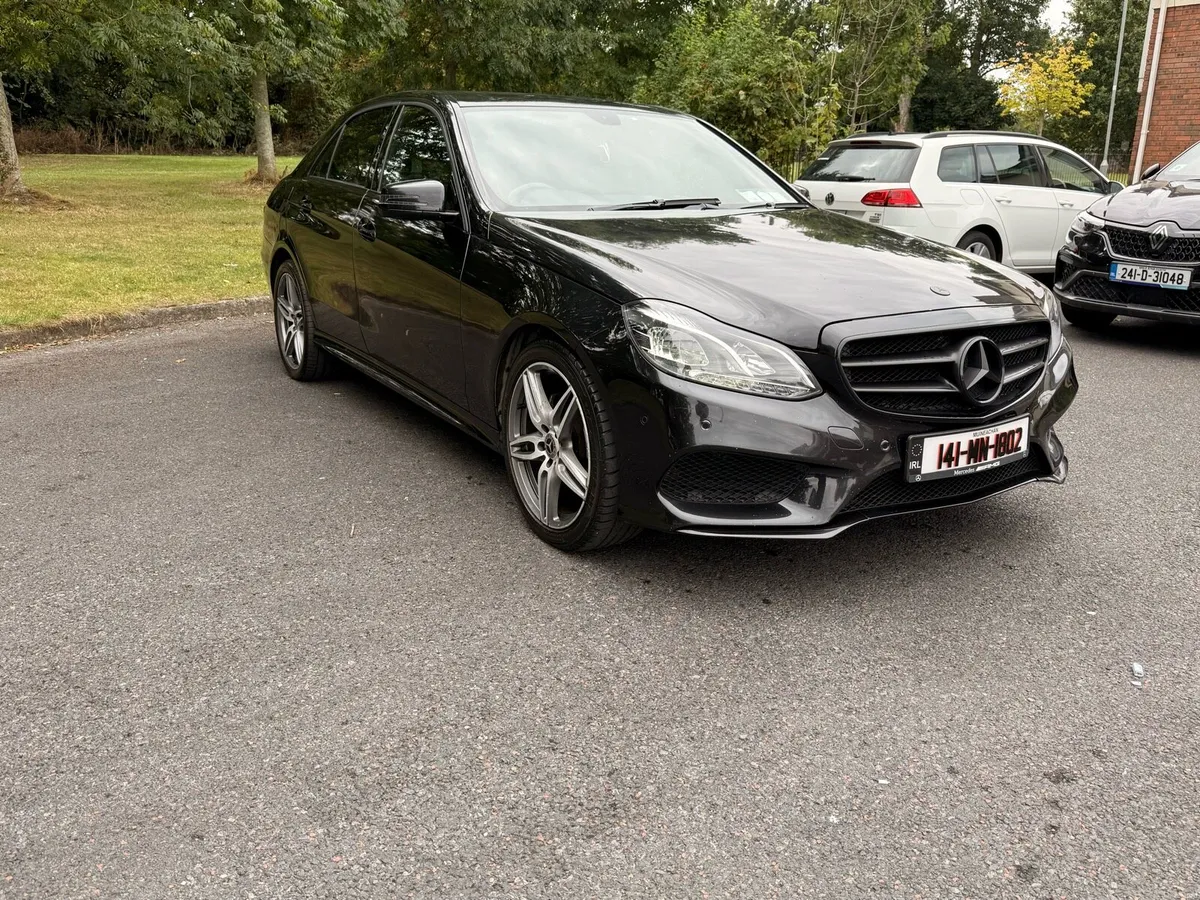 Mercedes Benz E220 AMG SPORT - Image 5