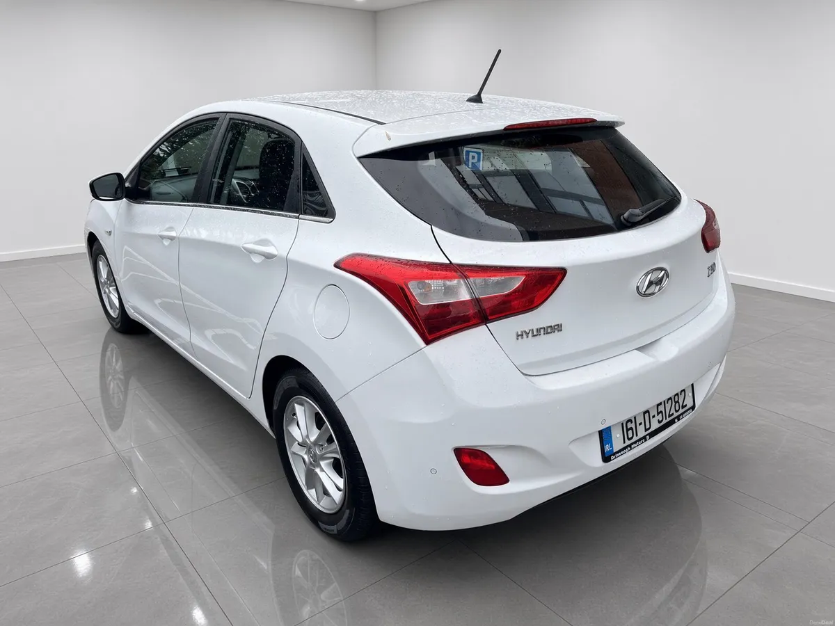 Hyundai i30 2016 low miles - Image 5