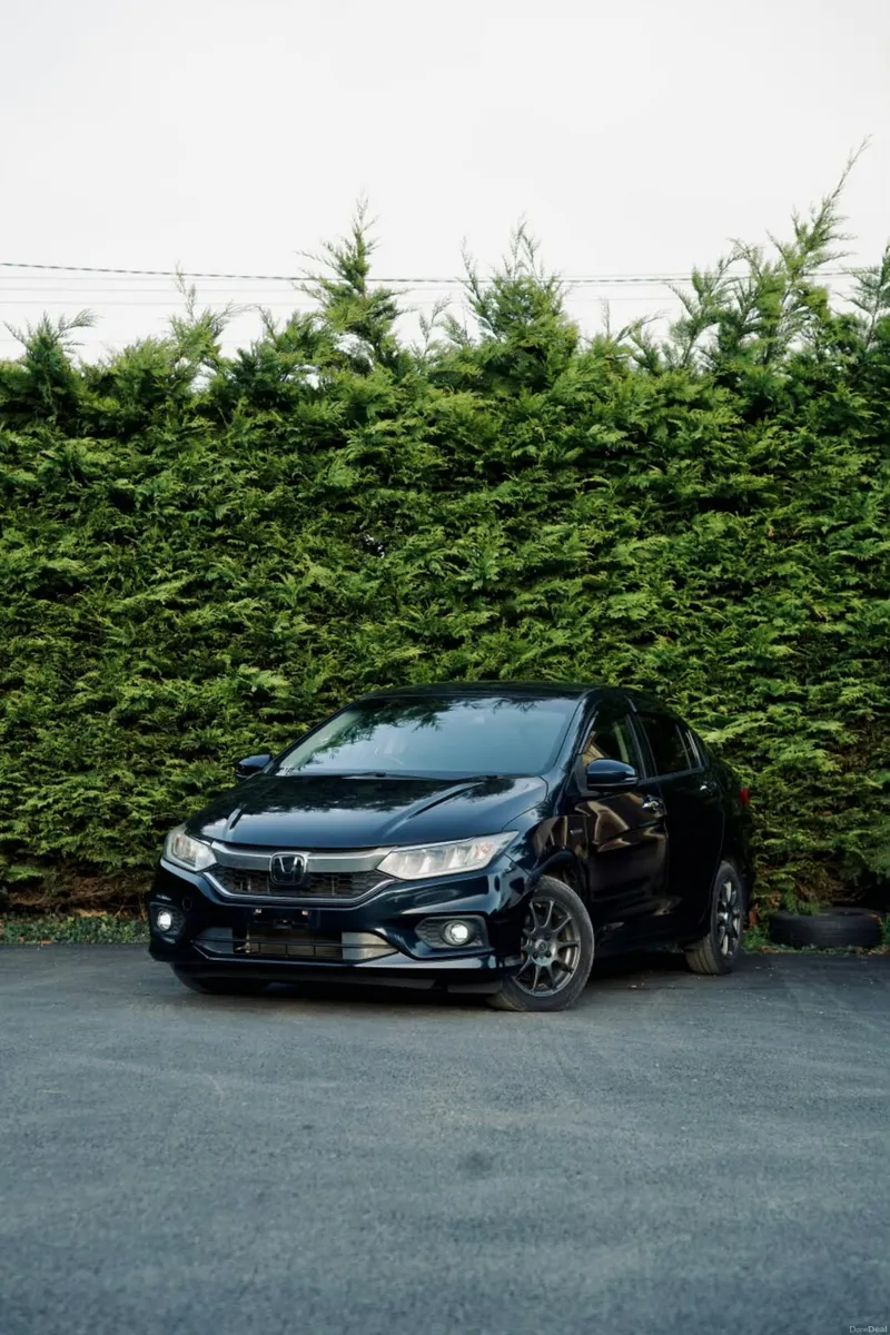 Honda Grace 1.5 2018 with Alloys & Carplay screen - Image 1