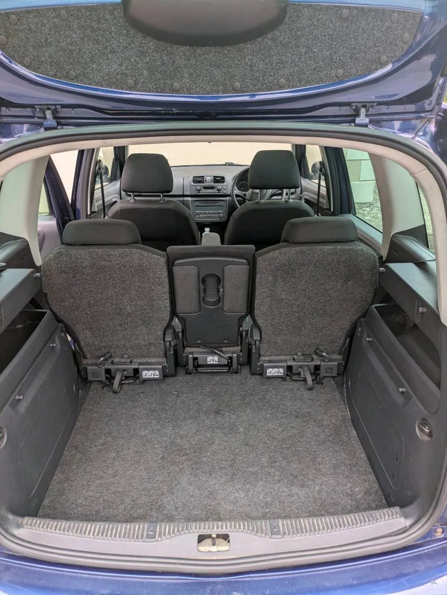 Car - Image 3