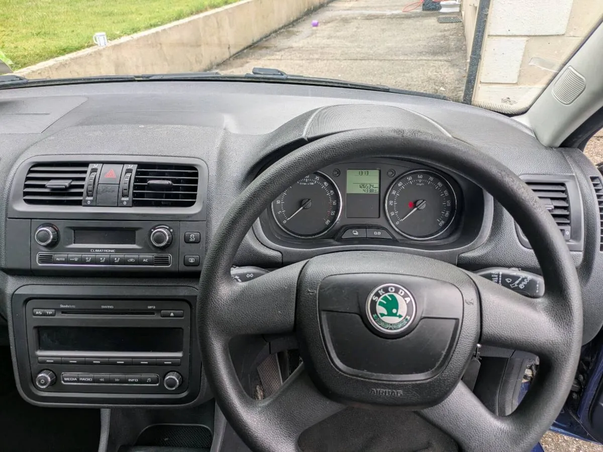 Car - Image 6