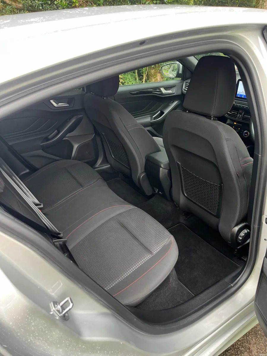 Ford Focus eco boost ST line 2021 (LOW MILAGE) - Image 5