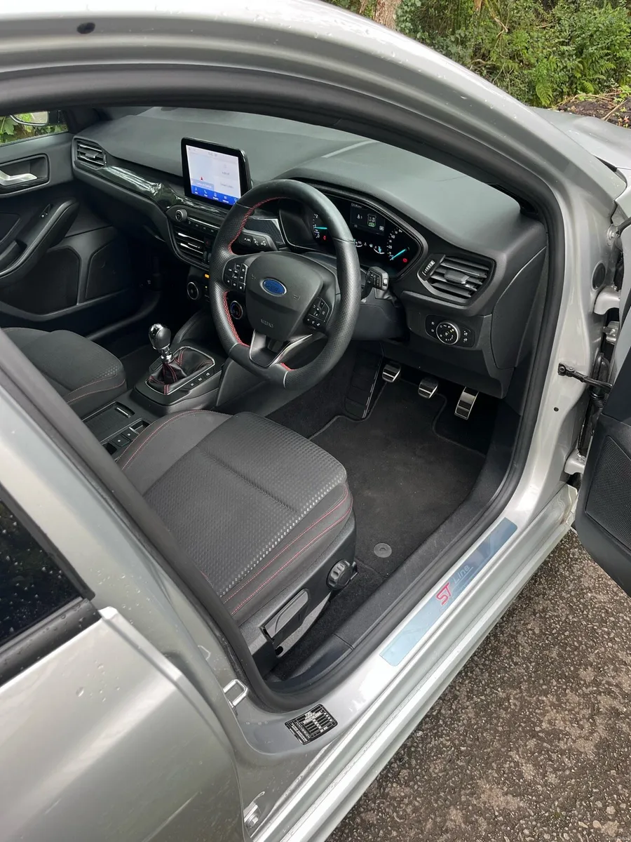 Ford Focus eco boost ST line 2021 (LOW MILAGE) - Image 6