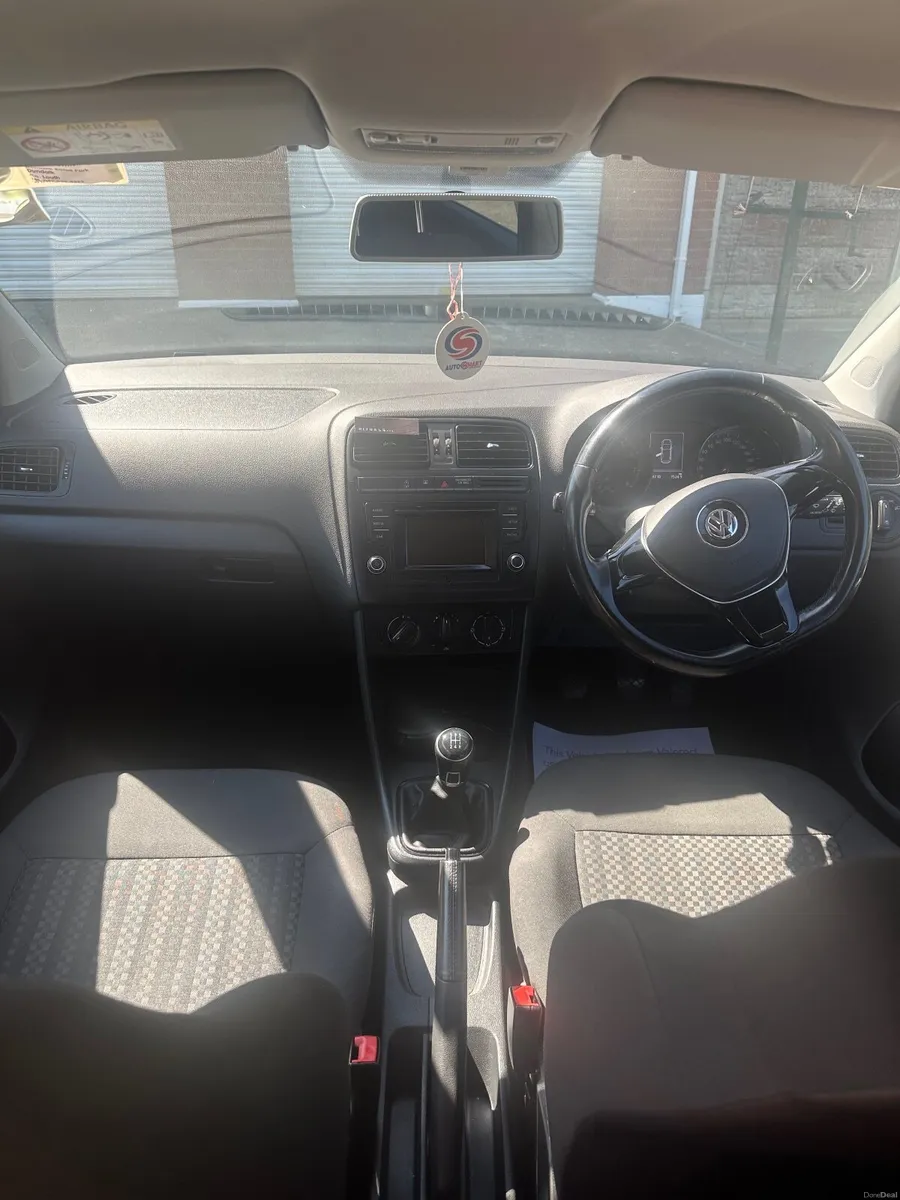 Volkswagen Polo 2015 - Image 4
