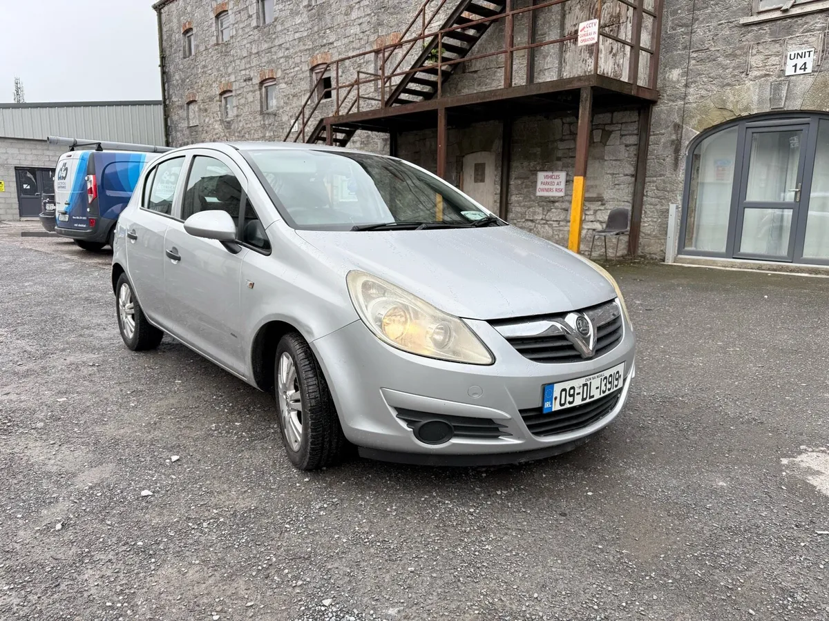 Corsa 09 with new nct 05/27 tax 01/27 - Image 3