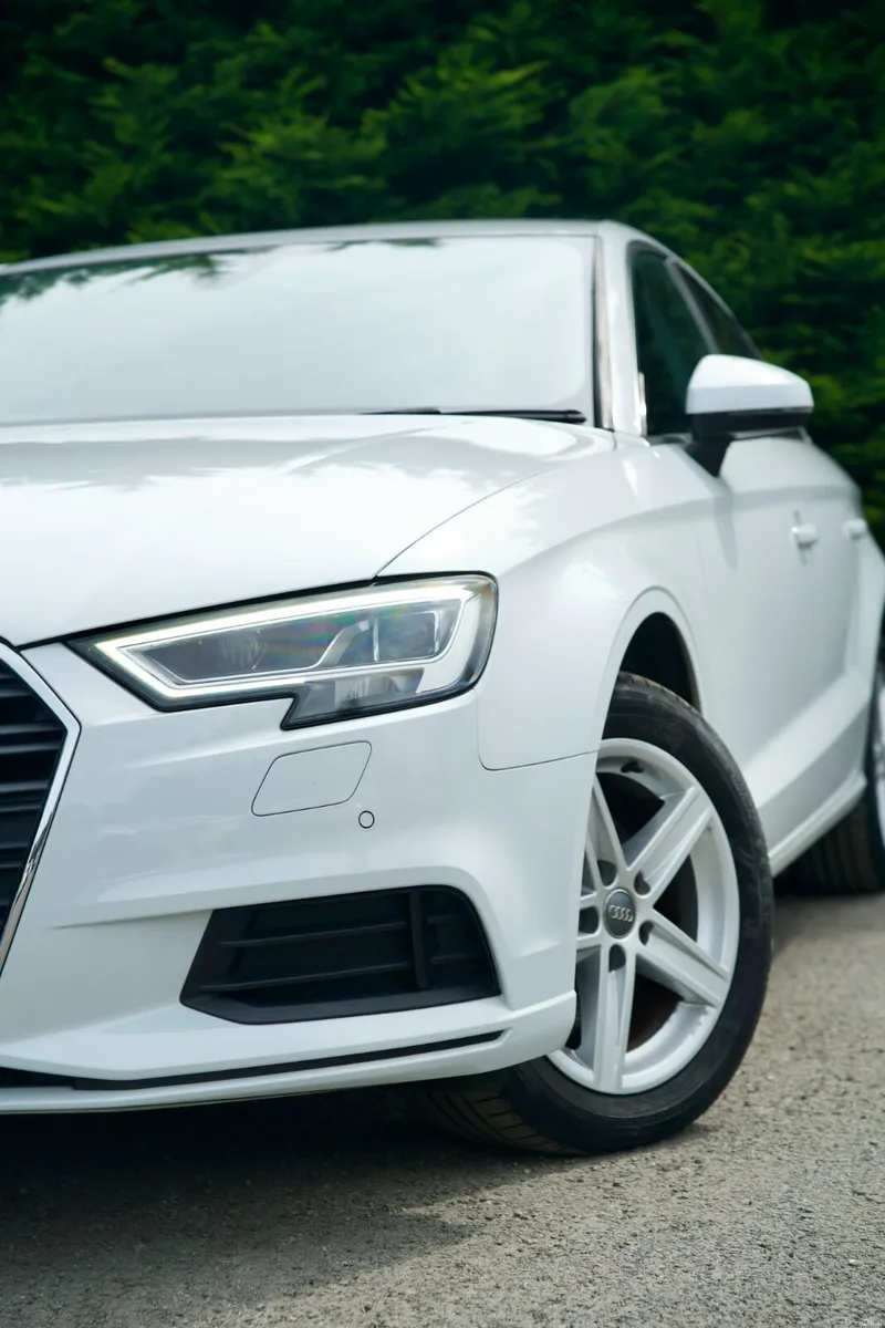 Audi A3 Sedan TFSI  S-TRONIC 2018 - Image 5