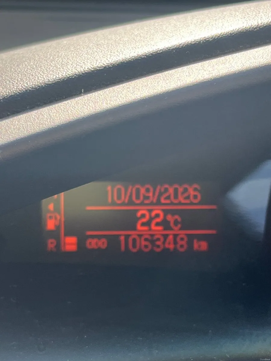 Toyota Verso 2016 106,000 km - Image 2