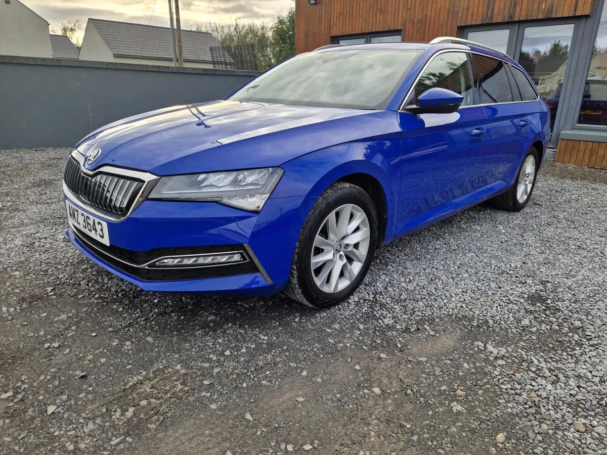 Skoda Superb 2023 - Image 2