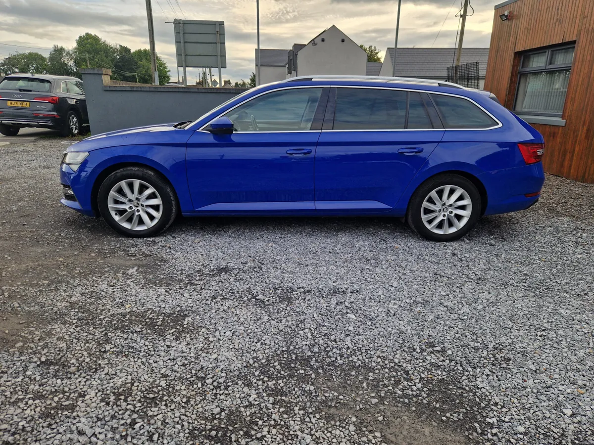 Skoda Superb 2023 - Image 3