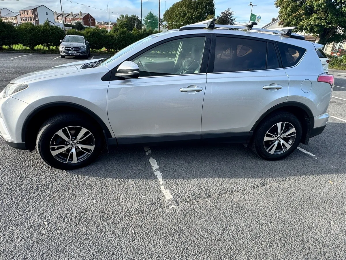 TOYOTA RAV4 - Image 3