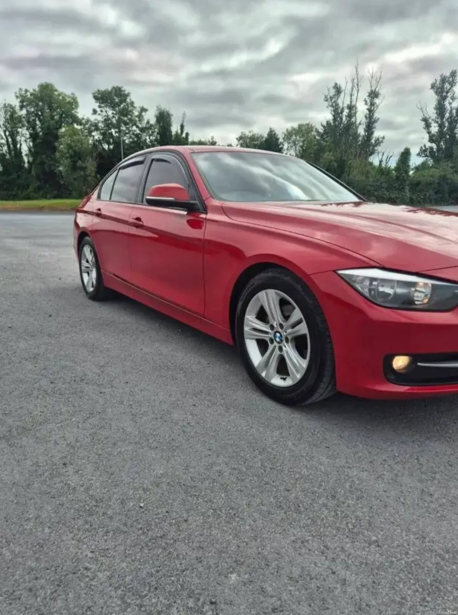 2014 BMW 318D Automatic - Image 6