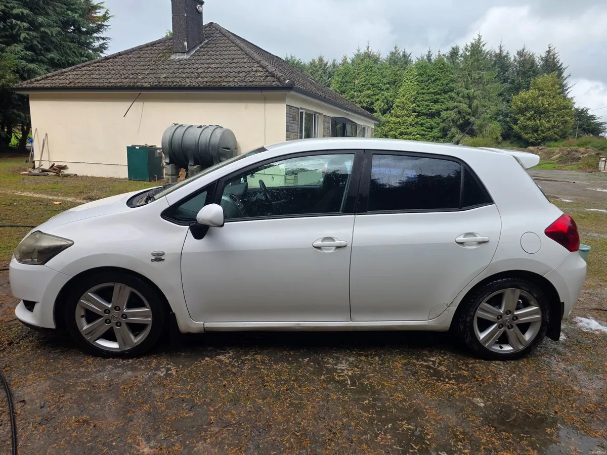 Toyota Auris 2009 - Image 4