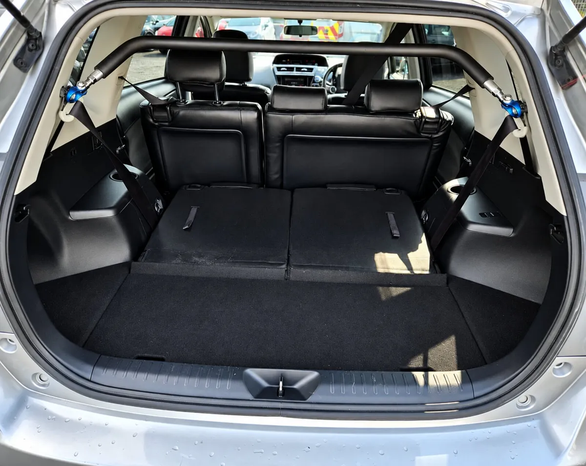 Alpha 1.8 Hybrid 7 Seater Auto - Image 5