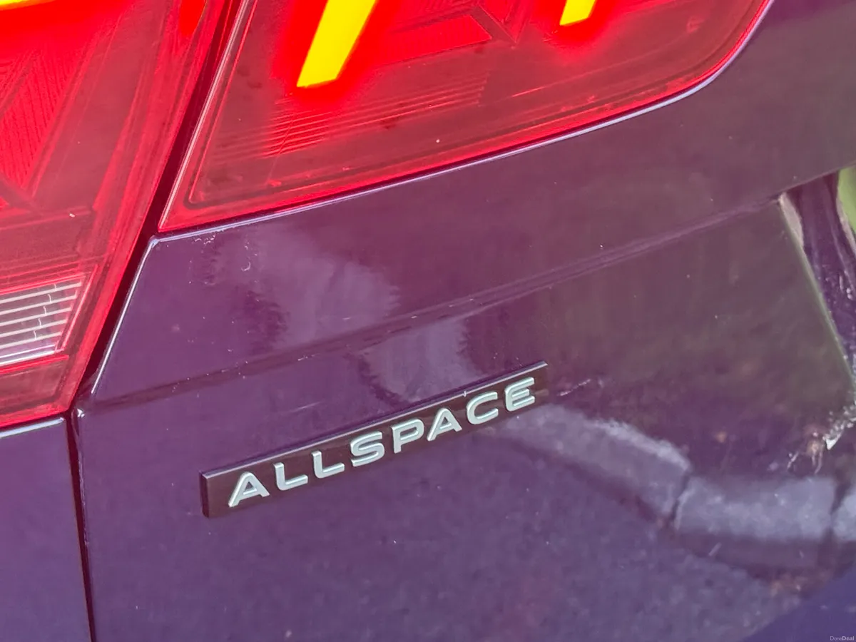 Volkswagen Tiguan 2023 rline auto 7seat - Image 3