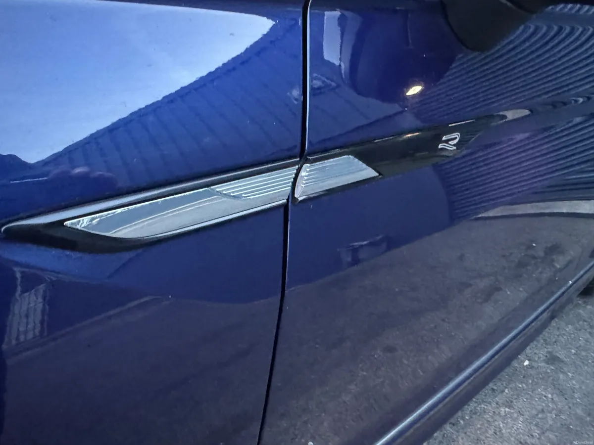 Volkswagen Tiguan 2023 rline auto 7seat - Image 6